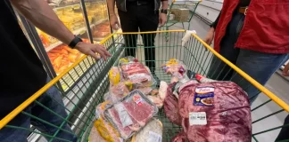Produtos impróprios para consumo apreendidos pelo procon de São José