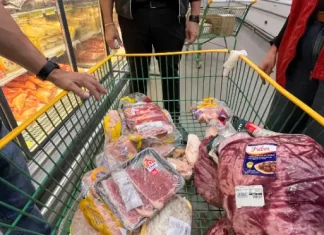 Produtos impróprios para consumo apreendidos pelo procon de São José