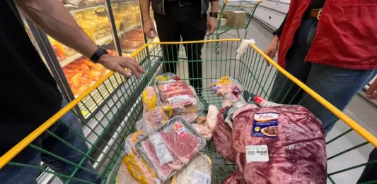 Produtos impróprios para consumo apreendidos pelo procon de São José