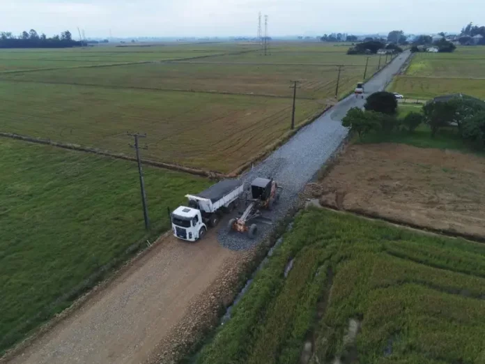 Obras de pavimentação do Programa Estrada Boa Rural