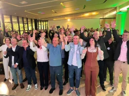 Republicanos SC abre preparação para 2026 e reafirma apoio a Jorginho Mello Lideranças do Republicanos de Santa Catarina ao lado do governador Jorginho Mello durante evento de preparação para as eleições de 2026 em Florianópolis.