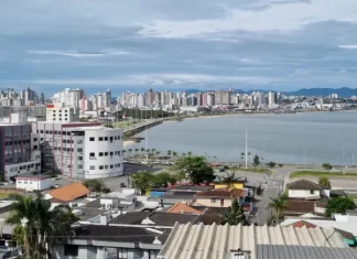 São José avança em projeto de Cidade Inteligente com nova legislação e modelo de PPP Foto aerea de São José, representando o avanço na implantação da Cidade inteligente