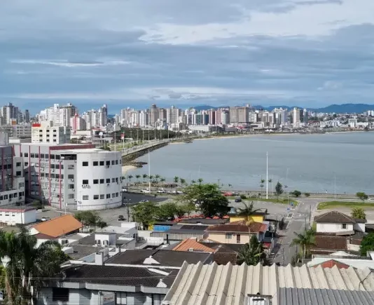 São José avança em projeto de Cidade Inteligente com nova legislação e modelo de PPP Foto aerea de São José, representando o avanço na implantação da Cidade inteligente