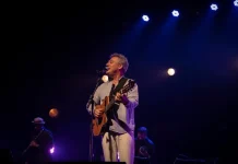 Sexta Jazz AF traz Luiz Meira com tributo a Chico Buarque em Florianópolis Luiz Meira no palco do Sexta Jazz AF