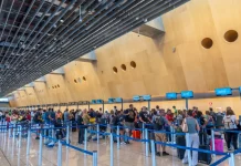 Passageiros no Aeroporto de Florianópolis