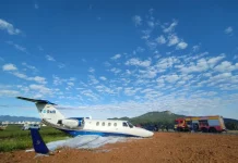 Avião sai da pista durante pouso no Aeroclube de São José Avião saiu da pista durante aterrisagem no Aeroclube em São José