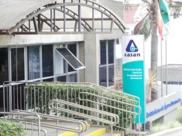 Foto da fachada da Casan em Florianópolis