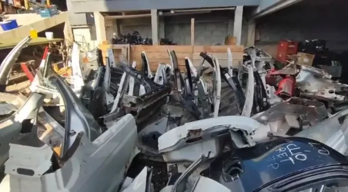 Polícia Civil realiza maior apreensão de peças automotivas ilícitas no Sul de SC peças apreendidas em desmanche clandestino