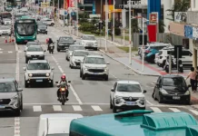 São José poderá instalar faixas exclusivas para motocicletas motocicletas dividem espaços com automóveis em ruas de São José, onde a prefeitura estuda implantar faixas exclusivas para motocicletas