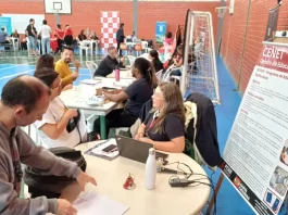 Pessoas participando do Feirão de Empregos para PcD