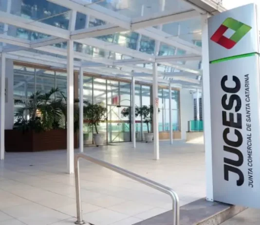 Prédio da JUCESC onde foi implantado o sistema de inteligência artificial para os processos