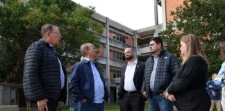 Governador Jorginho Mello acompanhado pelo secretário de estado da Saúde Diogo Demarchi, o prefeito Orvino Coelho de Ávila e o vice-prefeito Michel Schlemper, em visita ao local do Novo Complexo de Saúde