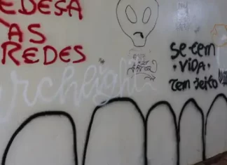 Muro com pichações