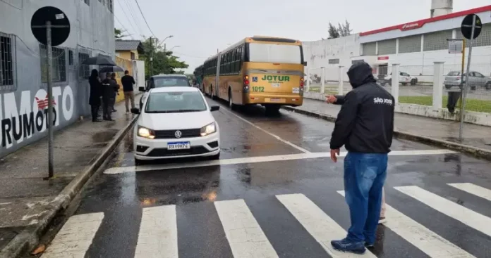 sao-jose-macrodrenagem Servidores das secretarias de Trânsito e de Infraestrutura de São José em analise de trânsito para obras de macrodrenagem