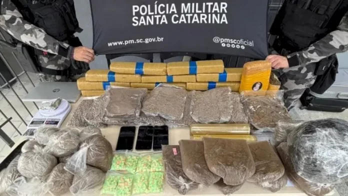 Drogas apreendidas pelo BPChoque em Florianópolis