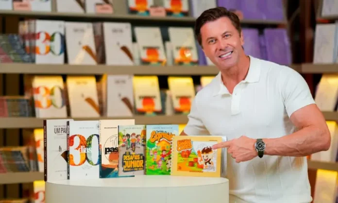 Junior Rostirola, autor do livro Café com Deus pai