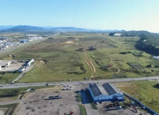 Foto aerea da área de instalação da ZPE de Imbituba