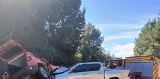 Três carros envolvidos em acidente em Rancho Queimado