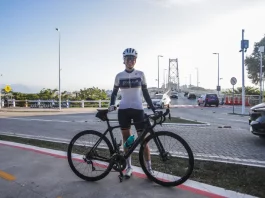 Florianópolis amplia ciclovias e incentiva uso da bicicleta no dia a dia Ciclista em ciclovias de Florianópolis