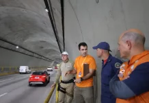 Agentes da Defesa Civil e Polícia Militar em visita ao Túnel Antonieta de Barros para prepração do simulado de emergência com produto perigoso