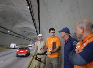 Defesa Civil prepara simulado de emergência com produto perigoso no Túnel Antonieta de Barros Agentes da Defesa Civil e Polícia Militar em visita ao Túnel Antonieta de Barros para prepração do simulado de emergência com produto perigoso