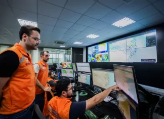 El Niño é confirmado e Defesa Civil amplia ações preventivas em Santa Catarina Equipe da Defesa Civil de Santa Catarina monitora dados meteorológicos e mapas climáticos em centro de operações para acompanhar a evolução do El Niño e emitir alertas preventivos à população.