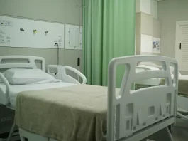 CEPON inaugura 16 novos leitos e aumenta em 25% a capacidade de internação Foto de novo leito inaugurado no Cepon