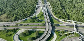 Vista aérea da região onde será construído o novo elevado do CIC, em Florianópolis. A obra vai reorganizar o fluxo entre o Itacorubi e a SC-401 para melhorar a mobilidade e a segurança no trânsito.