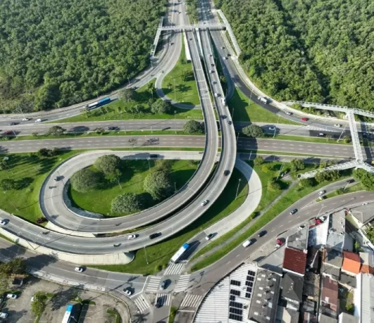 Começa obra do novo elevado do CIC em Florianópolis com investimento de R$ 33 milhões Vista aérea da região onde será construído o novo elevado do CIC, em Florianópolis. A obra vai reorganizar o fluxo entre o Itacorubi e a SC-401 para melhorar a mobilidade e a segurança no trânsito.