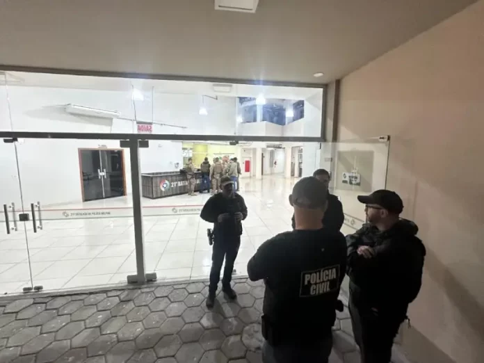 operação Policiais em batida durante operação contra Organização Criminosa em Florianópolis