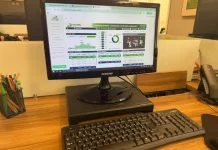 Foro de uma tela de computador aberta na página da plataforma de inteligência de mercado da suinocultura