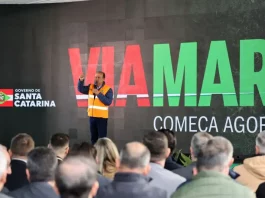 Santa Catarina lança edital para construção da VIAMAR Governador Jorginho Mello discursando durante lançamento do edital da Viamar