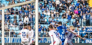 Jogadores de Avaí e Nautico disputando jogada em campo, indicando a semana do futebol