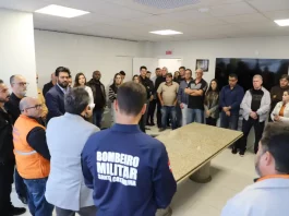 Biguaçu institui estado de alerta climático e reforça prevenção a eventos extremos Foto do ato de assinatura do decreto de estado de alerta Ccimático em Biguaçu