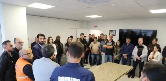 Foto do ato de assinatura do decreto de estado de alerta Ccimático em Biguaçu