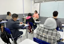 Foto de alunos em sala de aula, simbolizando o EJA em São José