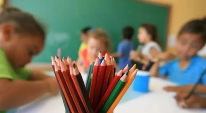 Instituições conveniadas abrem vagas remanescentes na Educação Infantil em São José Crianças em aula no Centro de Educacão Infantil