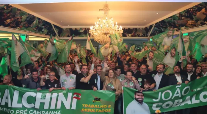 João Cobalchini reúne mais de 2 mil pessoas em encontro de pré-campanha na Capital Mais de 2 mil pessoas participaram do evento de pré-campanha de João Cobalchini