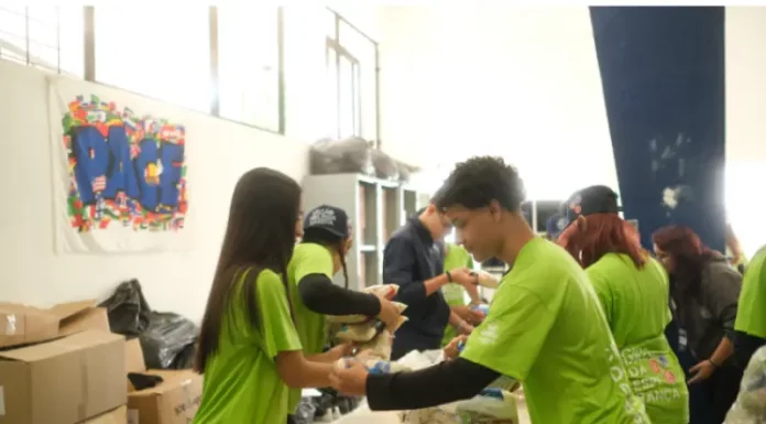 São José recebe Missão Solidária Marista com ações ambientais e comunitárias Voluntários da Missão Solidária Marista, montando cestas básicas