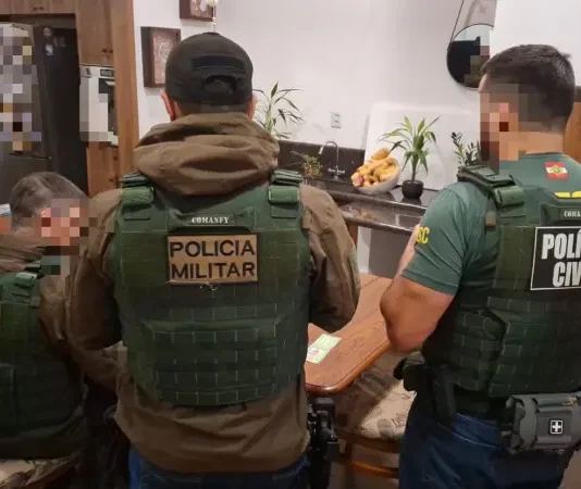Operação Pão e Circo investiga fraude em licitações de shows em Santa Catarina Agentes do GAECO durante Operação Pão e Circo