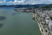 Obras do Parque Urbano e Marina Beira-Mar Norte começam nesta quinta-feira em Florianópolis Foto da Beira-Mar Norte onde será construido o Parque Urbano e Marina Beira-mar Norte