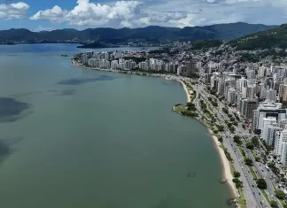 Obras do Parque Urbano e Marina Beira-Mar Norte começam nesta quinta-feira em Florianópolis Foto da Beira-Mar Norte onde será construido o Parque Urbano e Marina Beira-mar Norte