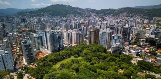 Parque da Luz recebe revitalização completa e nova iluminação em Florianópolis Foto do Parque da Luz em Florianópolis
