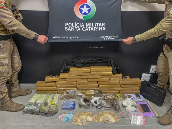 Drogas apreendidas pela Polícia Militar no Norte da Ilha