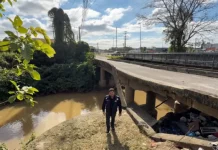 Foto mostra a ponte danificada no Sertão do Maruim, onde serão construídas as novas pontes