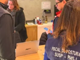 Procon e SUSP fiscalizam academias e encontram irregularidades em São José Agentes do Procon de São José em vistoria a academias