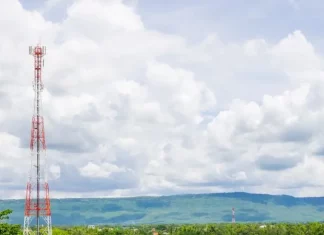 Foto de antena em área rural de Santa Catarina representando o Programa Sinal Bom