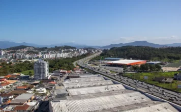 São José está entre as cidades mais seguras de SC, mas lidera acidentes em rodovias federais Vista da BR-101 em São José