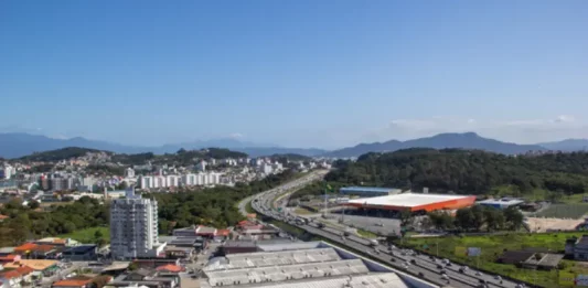 Vista da BR-101 em São José