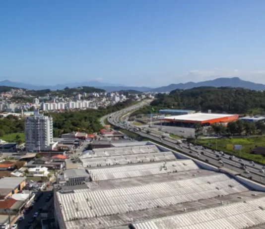 São José está entre as cidades mais seguras de SC, mas lidera acidentes em rodovias federais Vista da BR-101 em São José